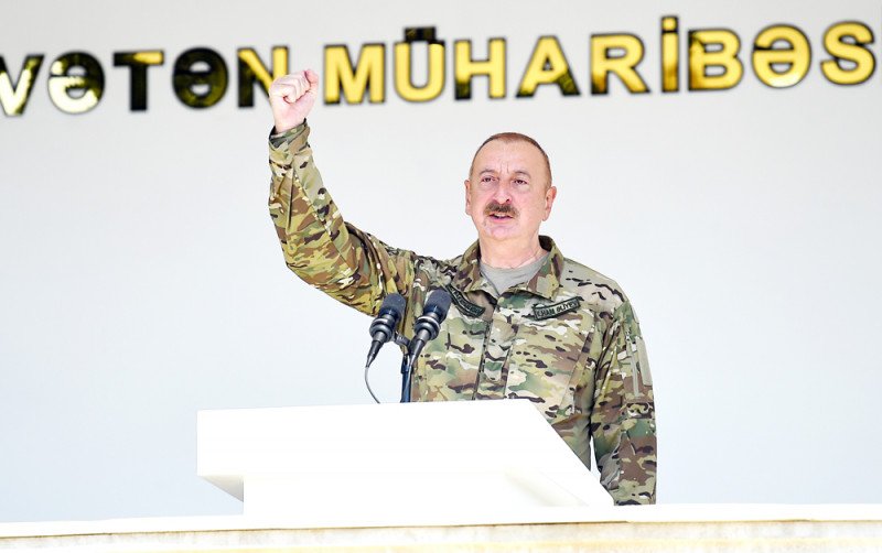 Silahlı Qüvvələr Günü Münasibətilə Təbriklər