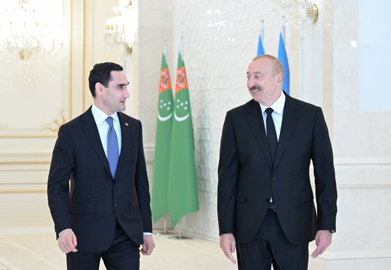 Mərkəzi Asiya ilə Körpülərin Qurulması