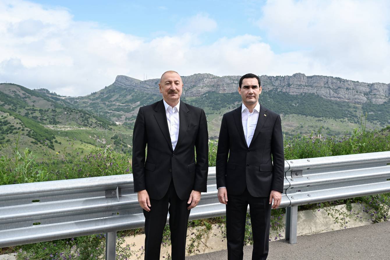 Bakı-Aşqabad: Qardaş Şəhərlərin Dostluğu