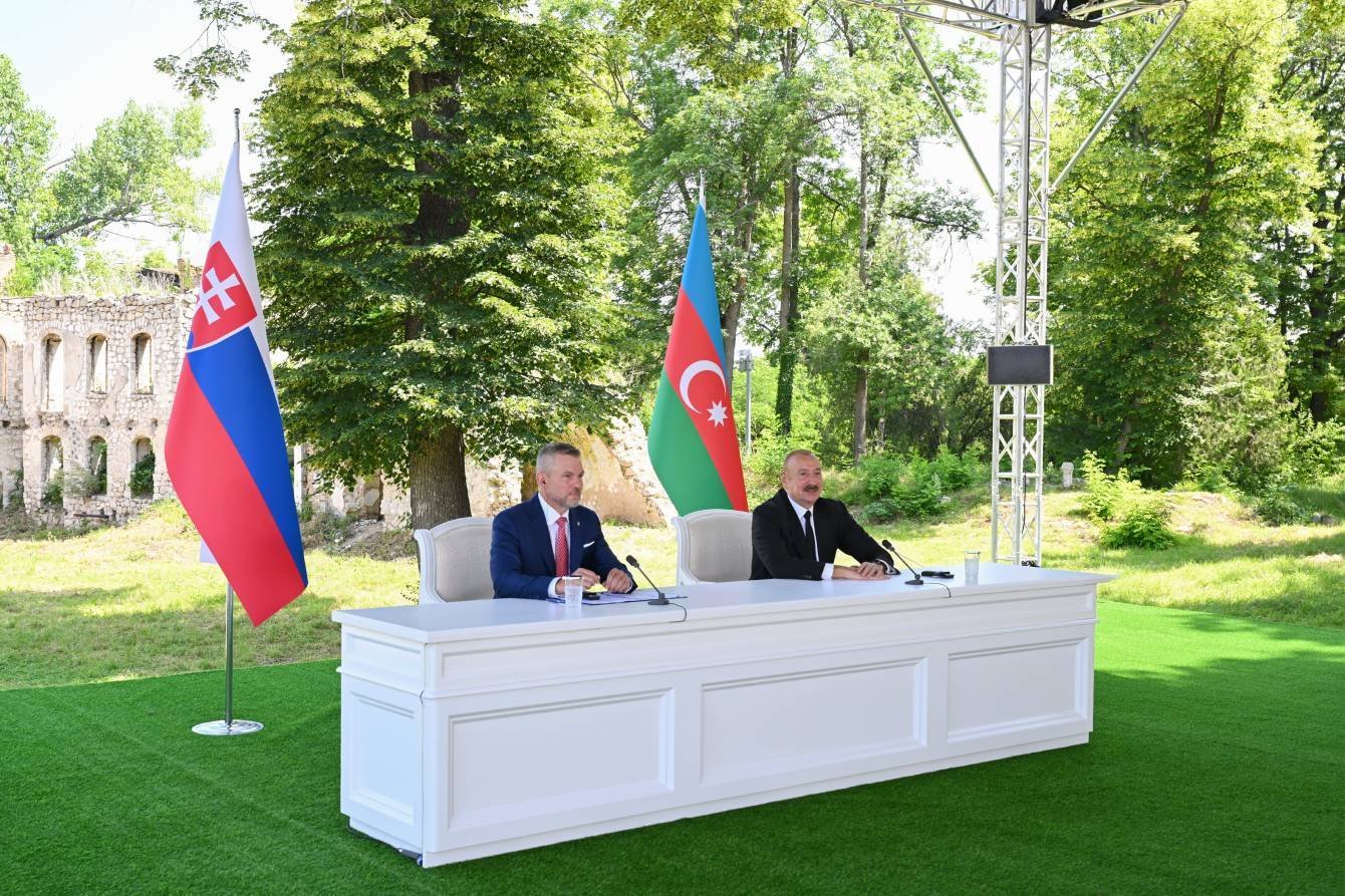 Azərbaycan-Slovakiya Siyasi Dialoqunun Dinamikası: Faktlar və Qiymətləndirmə