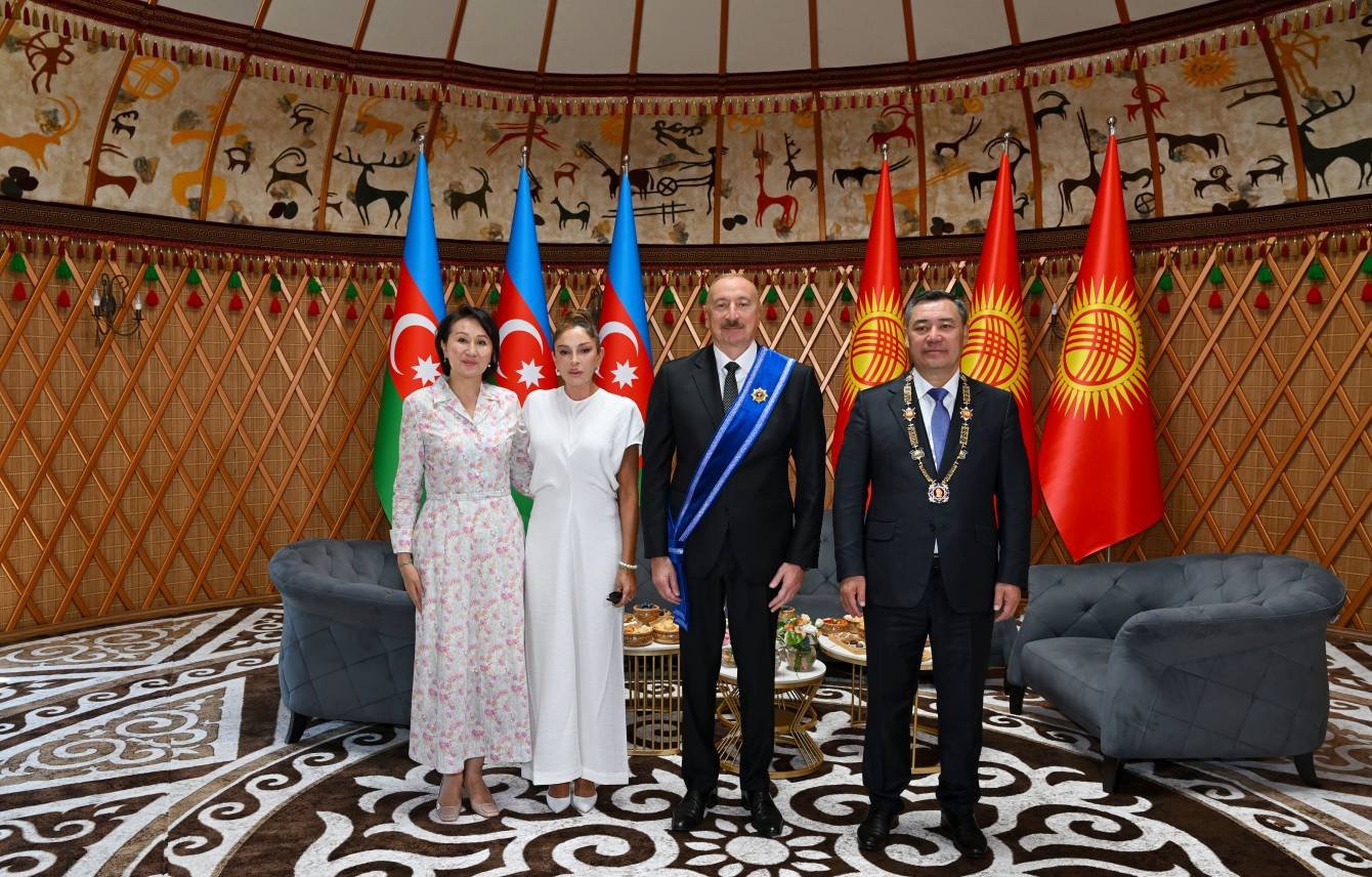 Humanitar Əlaqələr: Aytmatov Parkından Mədəniyyət Günlərinə Uzanan Körpü